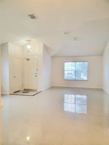 1056 Wood Brook Drive, Grand Prairie, TX 75052