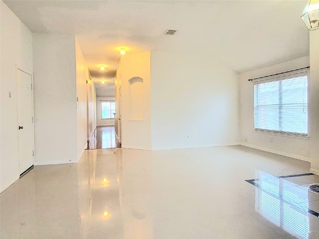 1056 Wood Brook Drive, Grand Prairie, TX 75052