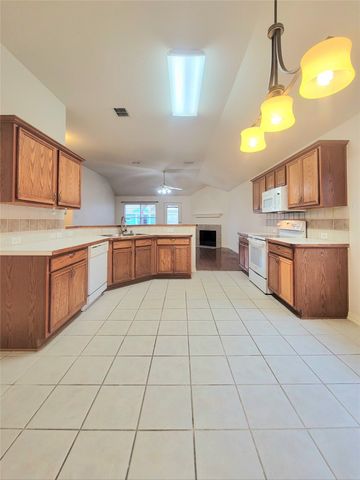 1056 Wood Brook Drive, Grand Prairie, TX 75052