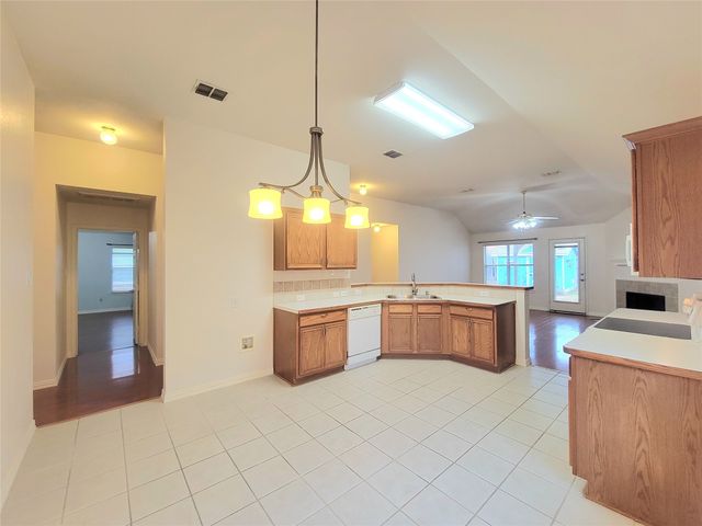 1056 Wood Brook Drive, Grand Prairie, TX 75052