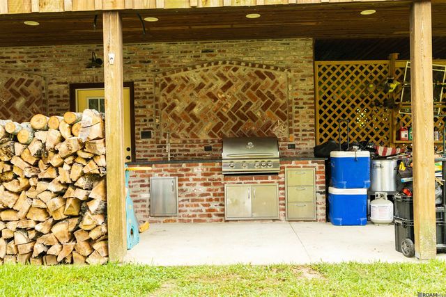 21866 Bond Rd, Denham Springs, LA 70726