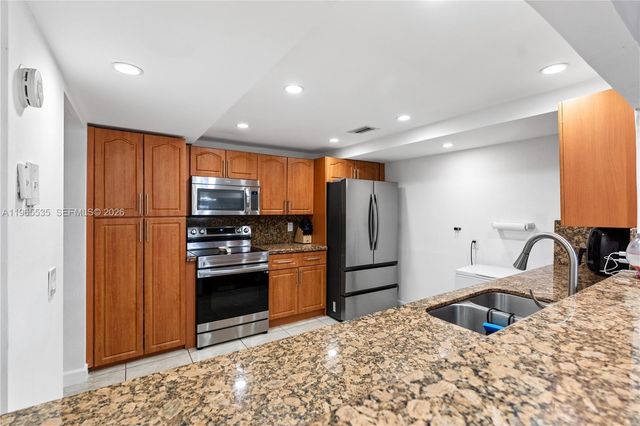 1523 NW 113th Way, Pembroke Pines, FL 33026