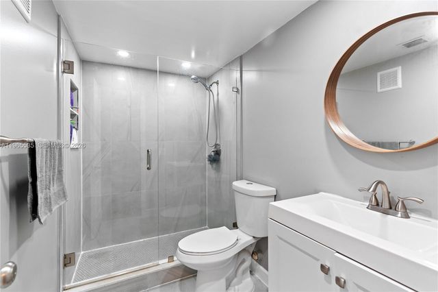 1523 NW 113th Way, Pembroke Pines, FL 33026