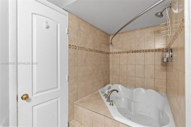 1523 NW 113th Way, Pembroke Pines, FL 33026