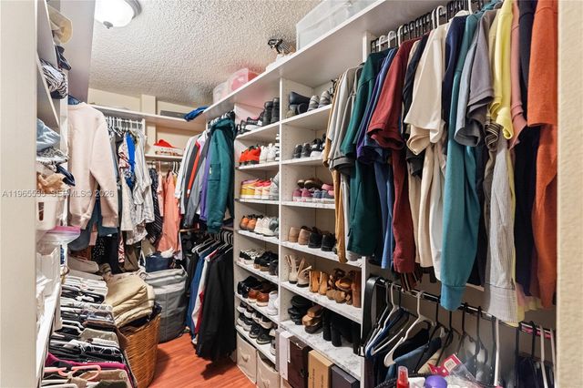 1523 NW 113th Way, Pembroke Pines, FL 33026