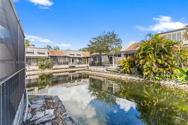 1523 NW 113th Way, Pembroke Pines, FL 33026