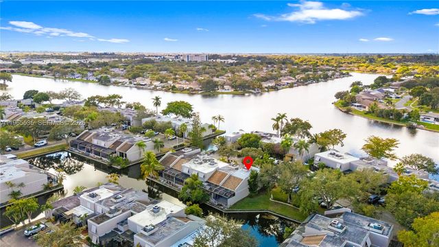 1523 NW 113th Way, Pembroke Pines, FL 33026