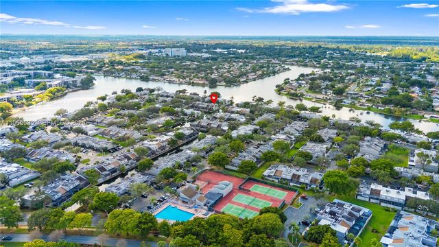 1523 NW 113th Way, Pembroke Pines, FL 33026