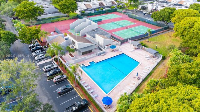 1523 NW 113th Way, Pembroke Pines, FL 33026