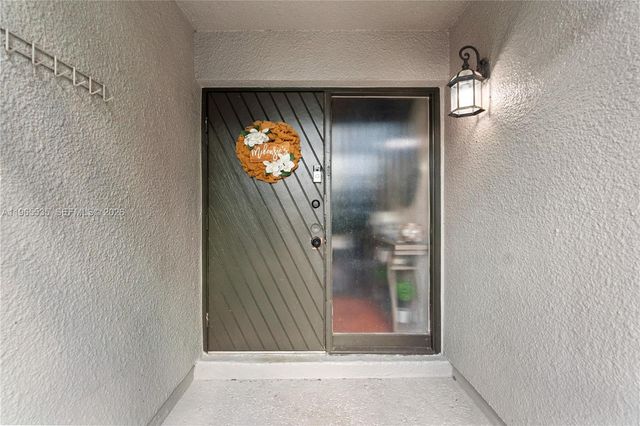 1523 NW 113th Way, Pembroke Pines, FL 33026