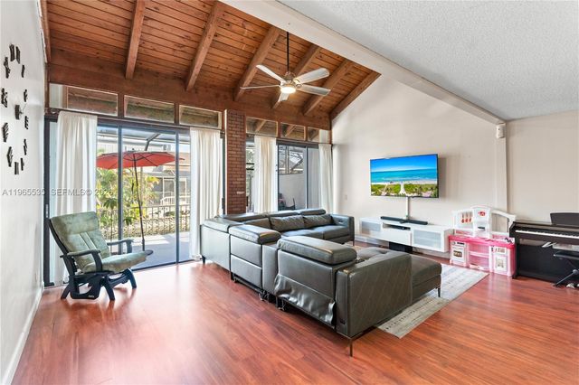 1523 NW 113th Way, Pembroke Pines, FL 33026