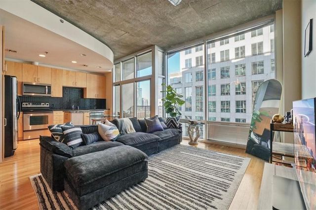 943 Peachtree NE Street 1205, Atlanta, GA 30309