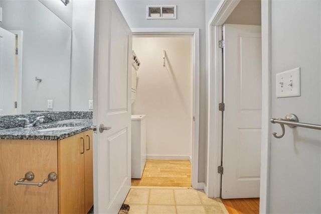 943 Peachtree NE Street 1205, Atlanta, GA 30309