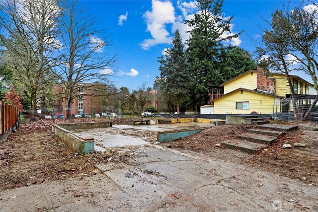 14324 Fremont Avenue N, Seattle, WA 98133