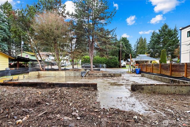 14324 Fremont Avenue N, Seattle, WA 98133