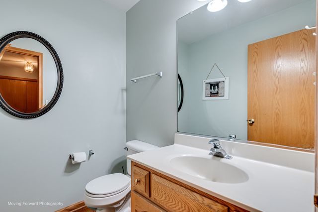 8220 Rutherford Drive, Woodridge, IL 60517