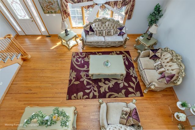 8220 Rutherford Drive, Woodridge, IL 60517