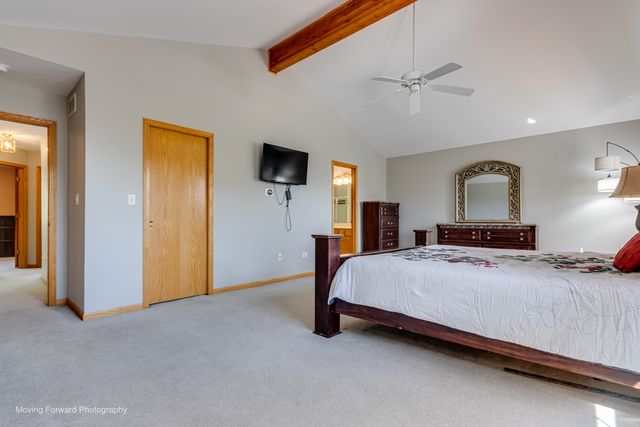 8220 Rutherford Drive, Woodridge, IL 60517