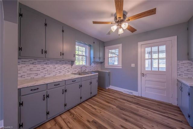 125 Cabin Lane, Mount Airy, NC 27030