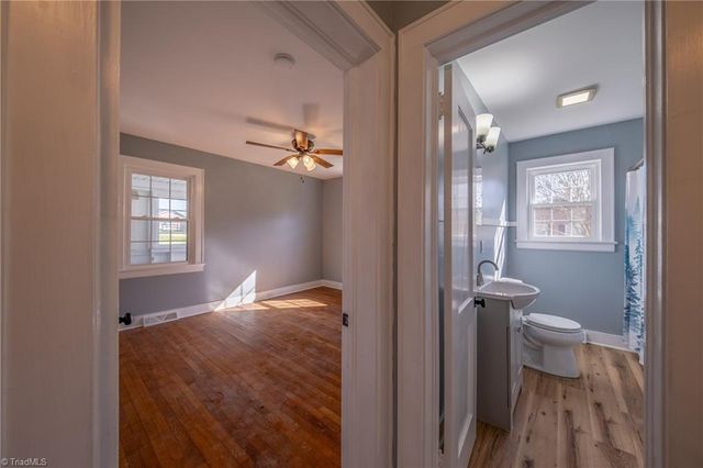 125 Cabin Lane, Mount Airy, NC 27030