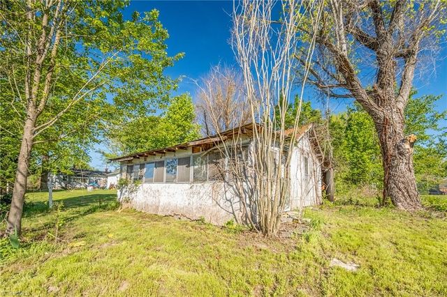 125 Cabin Lane, Mount Airy, NC 27030