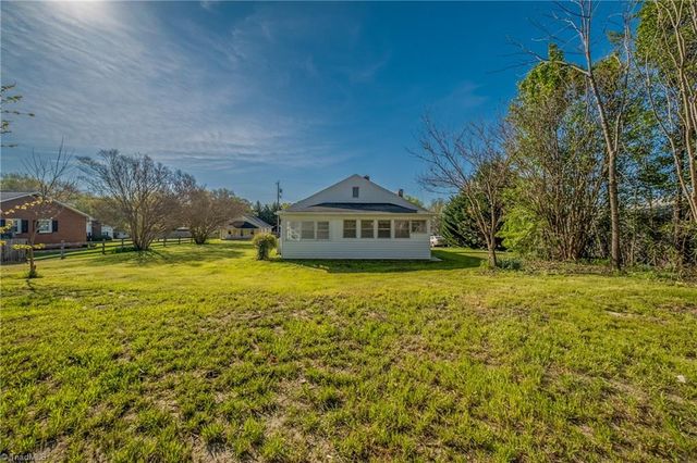 125 Cabin Lane, Mount Airy, NC 27030