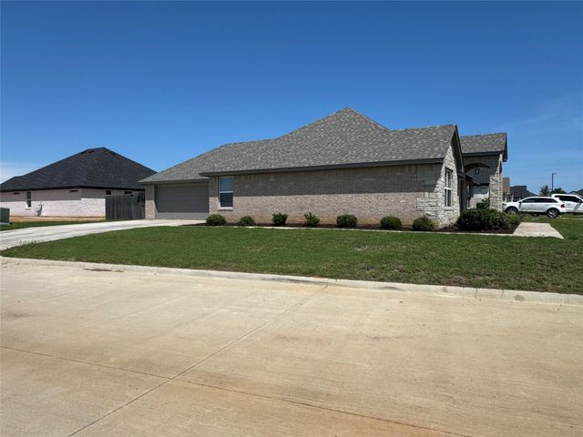 1303 Oleander Drive, Tolar, TX 76476