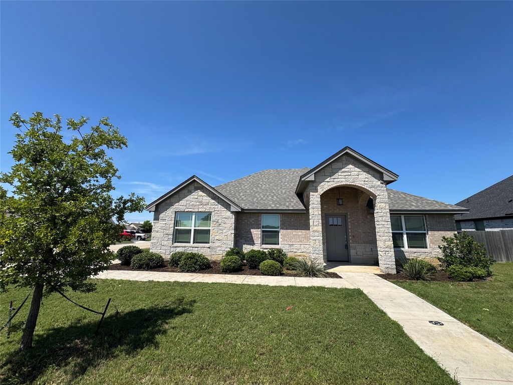 1303 Oleander Drive, Tolar, TX 76476