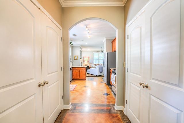 2440 PARKWAY PL, Memphis, TN 38112