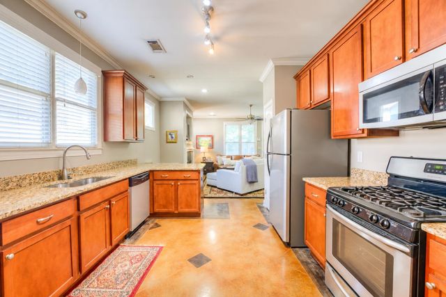 2440 PARKWAY PL, Memphis, TN 38112