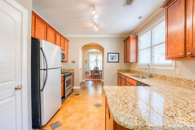 2440 PARKWAY PL, Memphis, TN 38112
