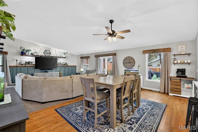 28 Greenfield Drive, St Peters, MO 63376