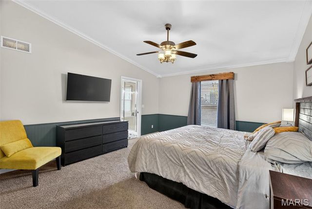 28 Greenfield Drive, St Peters, MO 63376