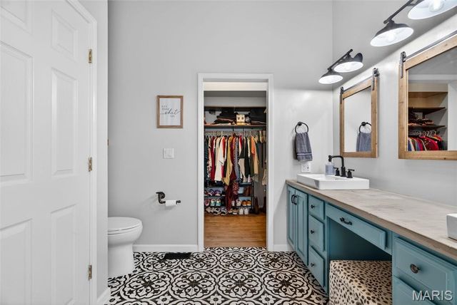 28 Greenfield Drive, St Peters, MO 63376