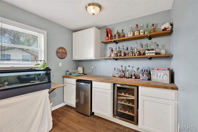 28 Greenfield Drive, St Peters, MO 63376