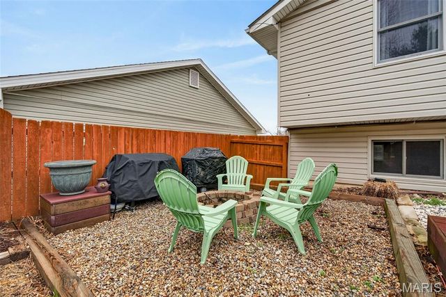 28 Greenfield Drive, St Peters, MO 63376