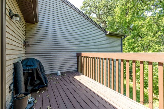24 Garden Crescent Court, Elgin, IL 60123