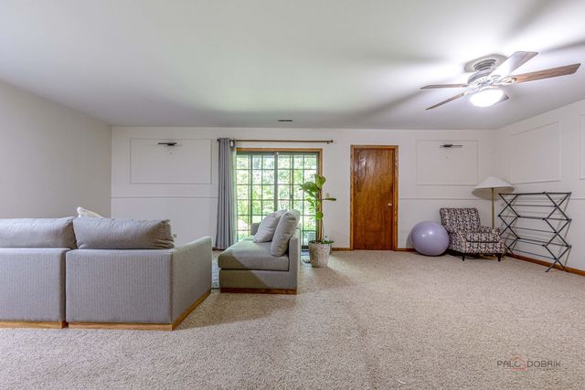 24 Garden Crescent Court, Elgin, IL 60123