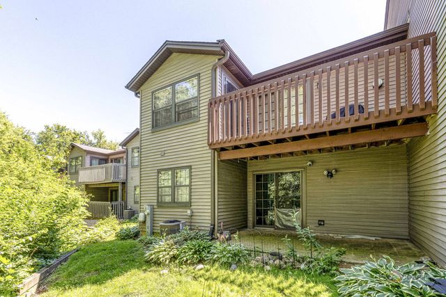 24 Garden Crescent Court, Elgin, IL 60123