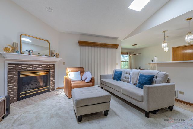 24 Garden Crescent Court, Elgin, IL 60123