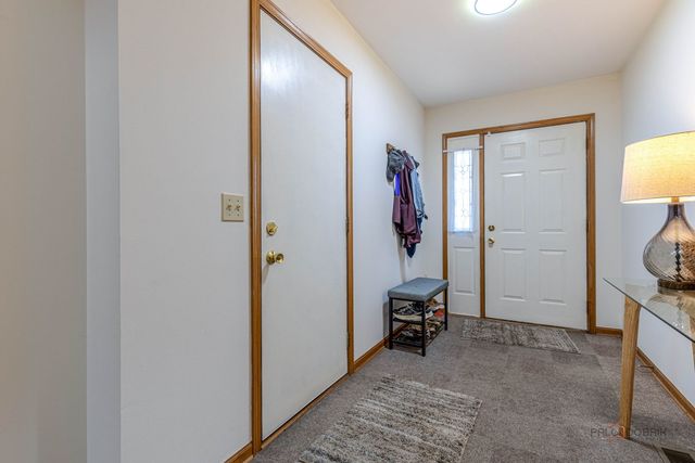 24 Garden Crescent Court, Elgin, IL 60123