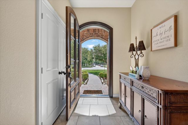 732 Forest Creek, Desoto, TX 75115