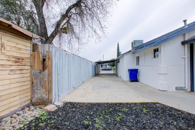 1241 6th, Atwater, CA 95301
