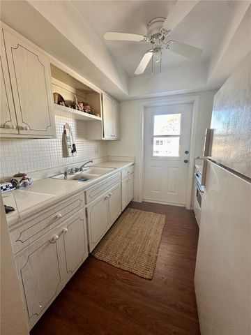 1221 DREW STREET D9, Clearwater, FL 33755