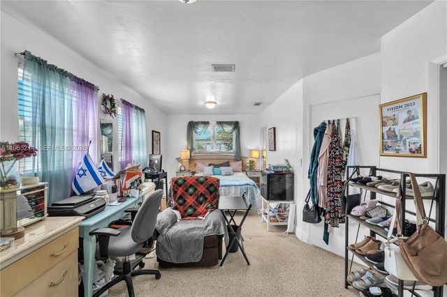 3235 SW 93rd Ct, Miami, FL 33165