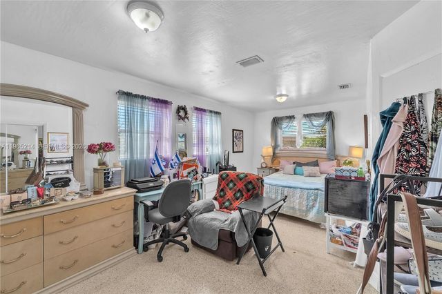 3235 SW 93rd Ct, Miami, FL 33165