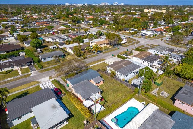 3235 SW 93rd Ct, Miami, FL 33165