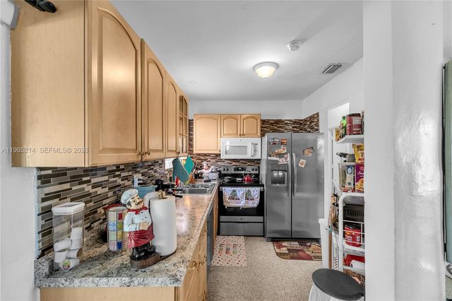 3235 SW 93rd Ct, Miami, FL 33165