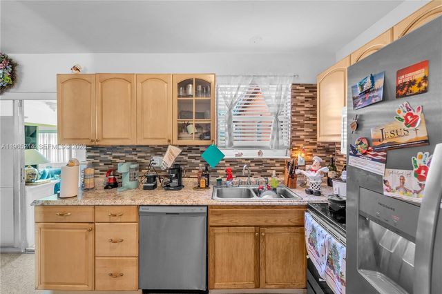 3235 SW 93rd Ct, Miami, FL 33165