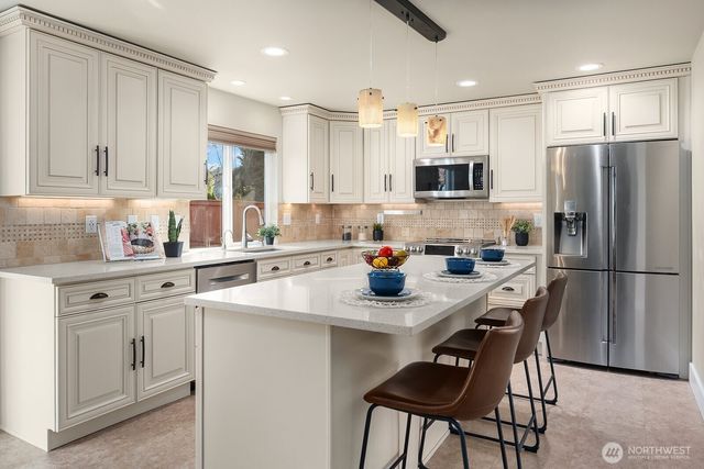 3409 Broadmoor Drive NE, Tacoma, WA 98422